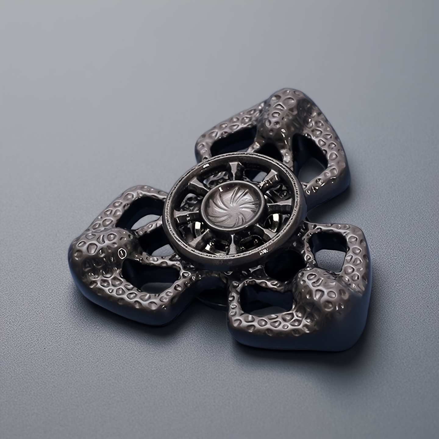 Metal Rotating Desktop Object  - Edc Carry Accessories recensie en prijs